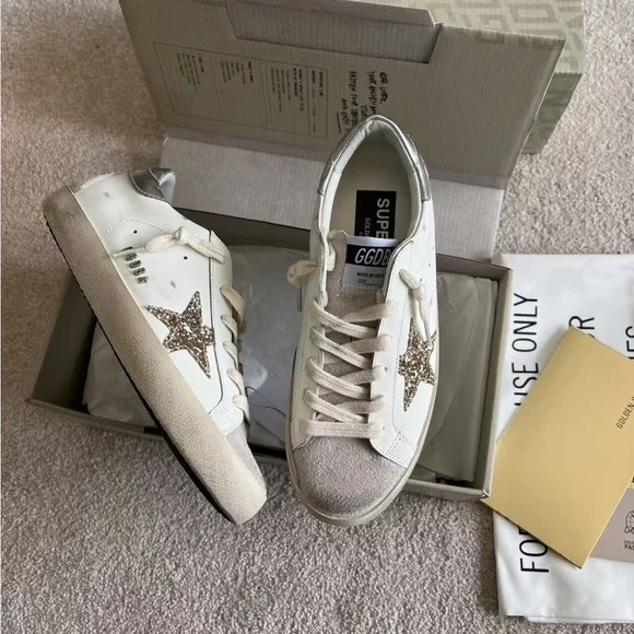 Golden Goose Women's Cream Sneakers with Gold Star - Picture 5 of 9